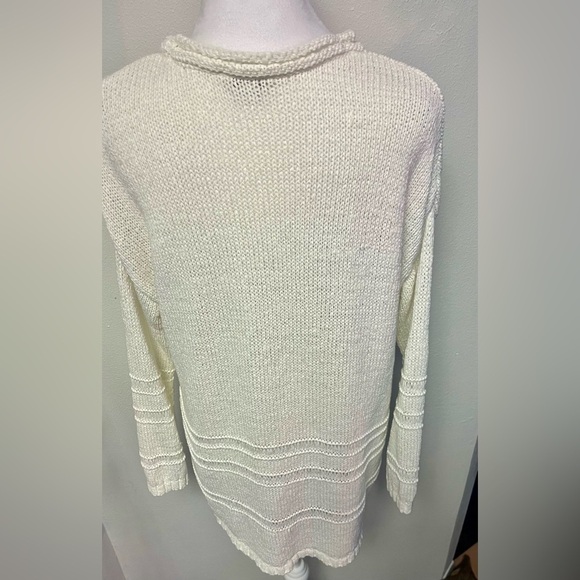 GAP Designed & Crafted Label 
Texture Crewneck Sweater Ivory Color 
Tall Medium - Picture 5 of 6